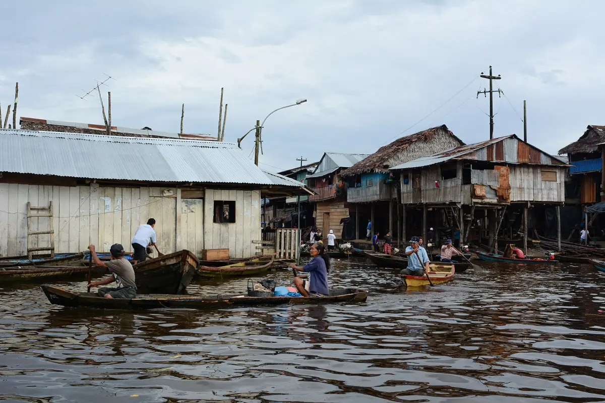 Stilt houses and canoes in Belén, Iquitos
